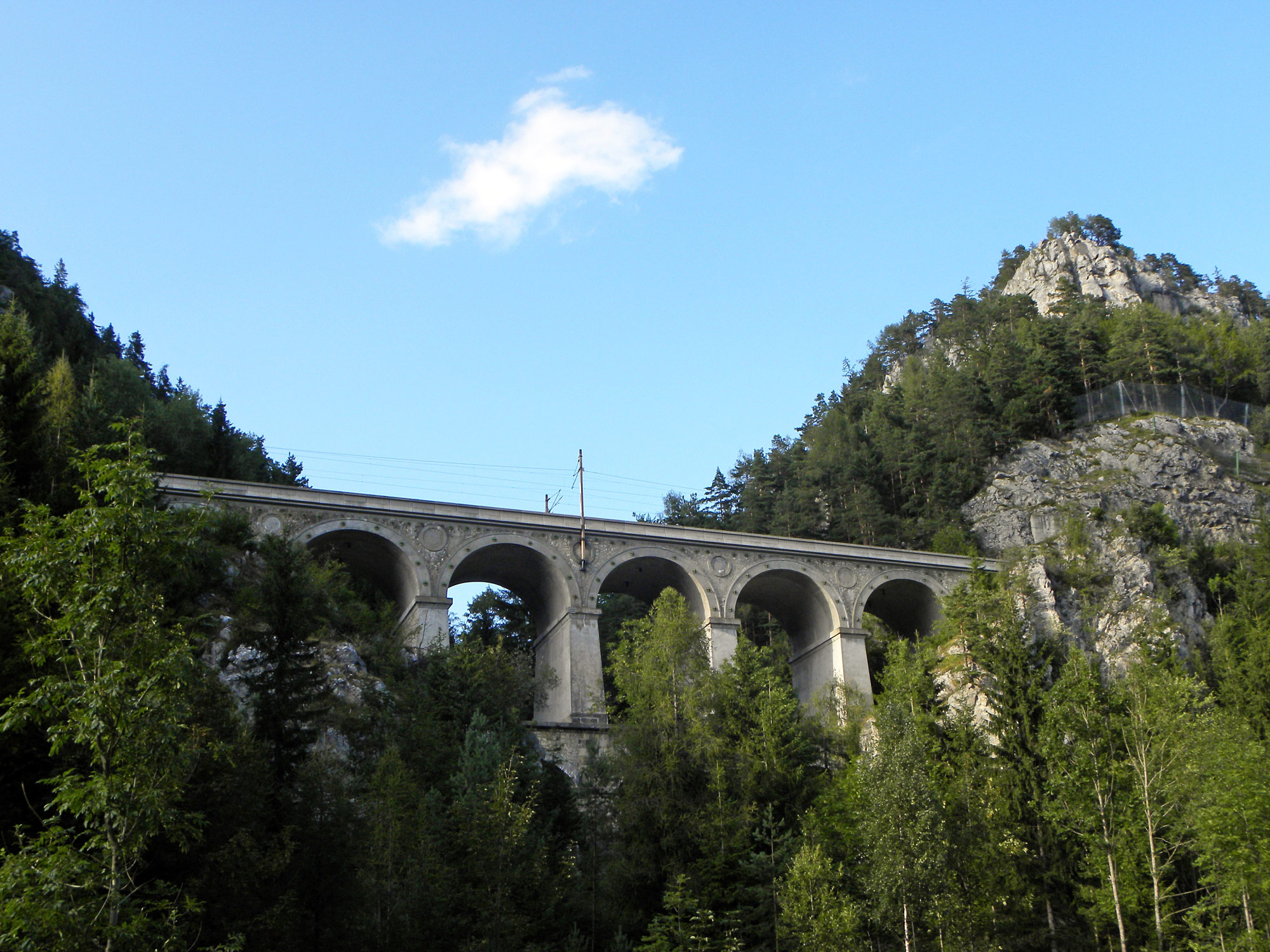 Semmeringbahn, Breitenstein (Photo license: CC-BY-SA 3.0)